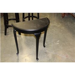 BLACK D TABLE