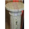 Image 2 : GREEN SOLID MARBLE PILLAR 40" HIGH