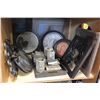 Image 1 : SHELF LOT OF DECORATIVE ACCESSORIES