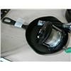 Image 1 : HUNTING KNIFE FISHING REEL AND SMALL CAST PAN