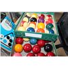 Image 2 : SNOOKER BILLIARDS AND GOLF BALLS