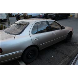 1993 TOYOTA CAMRY 4 DOOR AUTOMATIC WITH 175OOOKM WITH REGISTRATION KEY AND CAR PROOF