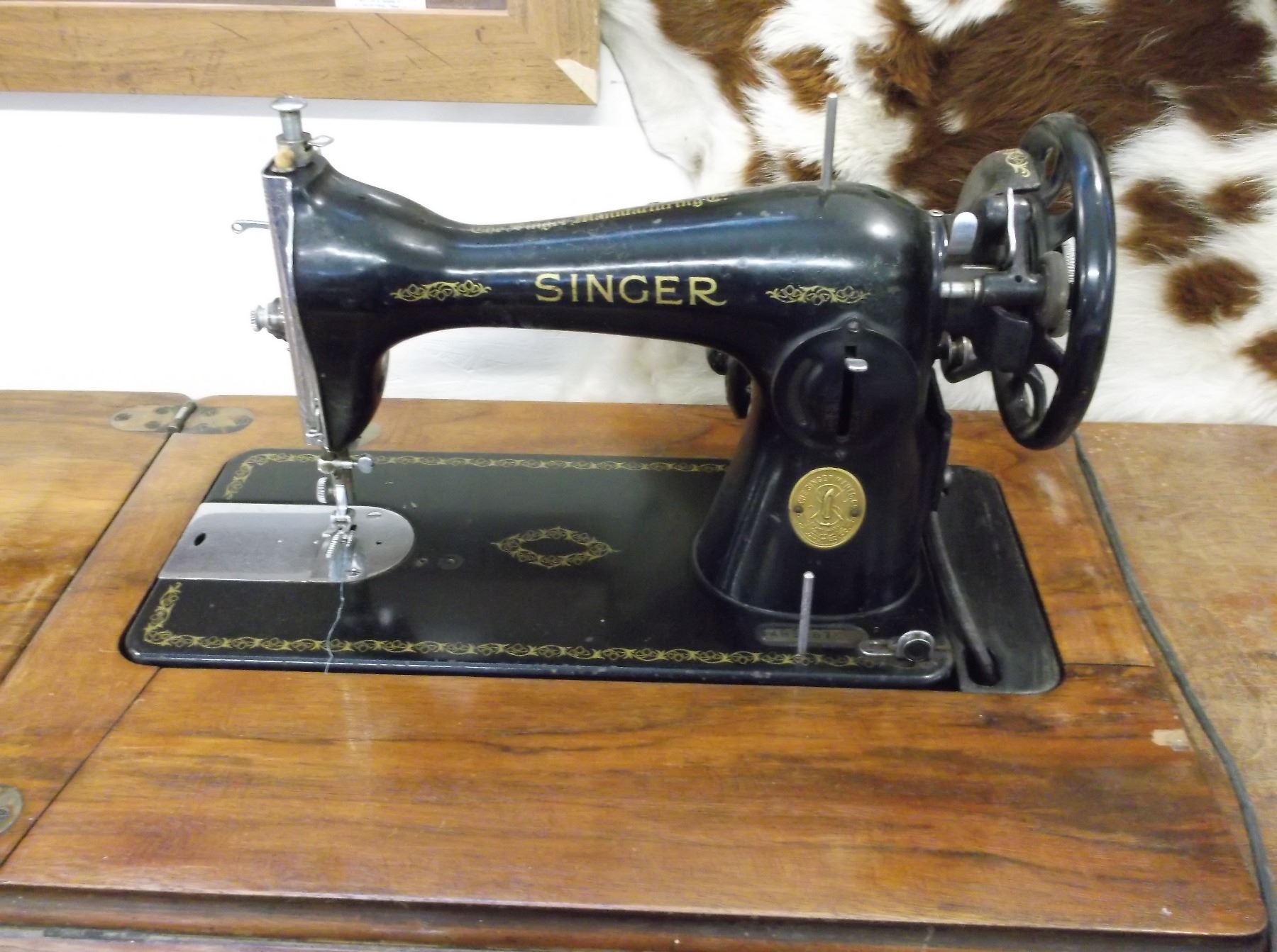 Singer Treadle Sewing Machine Electified 4 Drawer