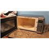 Image 2 : Hamilton Beach Microwave Oven
