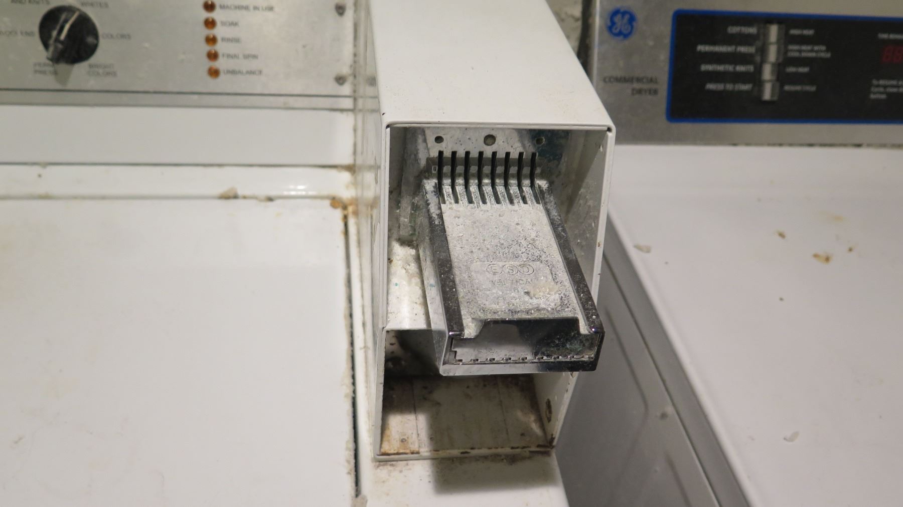 Coin Operated Maytag Washer and GE Dryer - Oahu Auctions Coin Operated Maytag Washer and GE Dryer - Oahu Auctions