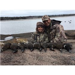 1 Day Diver Duck Hunt in Manitoba for 3 Hunters