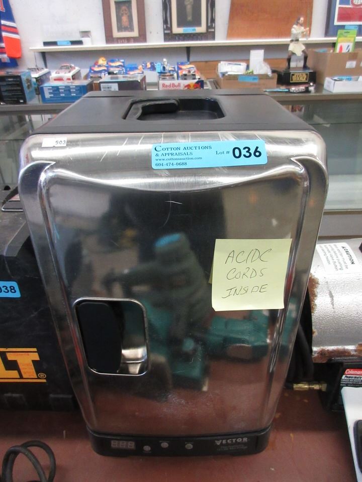 Vector Thermoelectric 16 Litre Mini Fridge