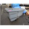 Image 1 : Rubbermaid Utility Dump Bin