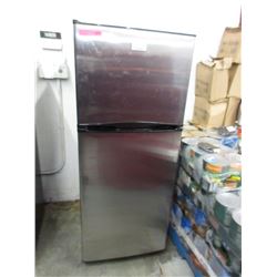 Apartment Size Frigidaire Refrigerator