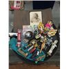 Image 1 : Tray of Assorted Collectibles
