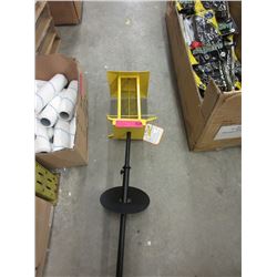 New Metal Bird Feeder with Telescopic Post