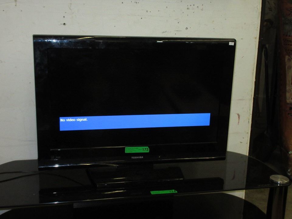 Toshiba 32" Flat Screen TV Works