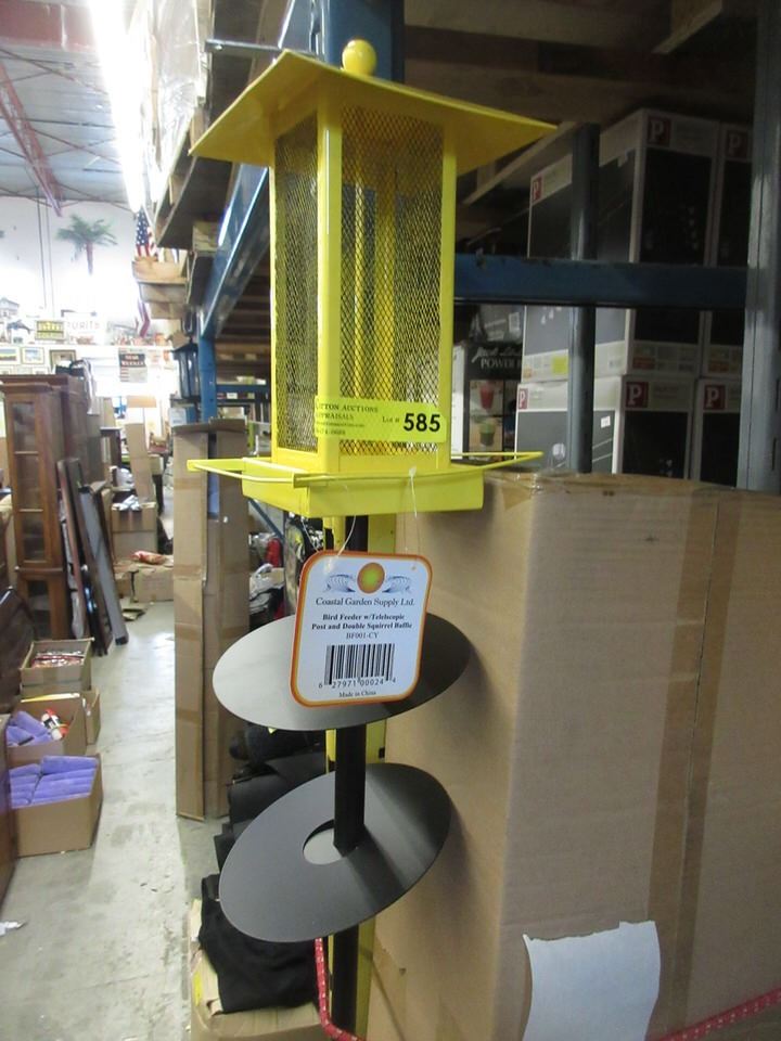 New 6 Foot Metal Bird Feeder With Squirrel Baffle