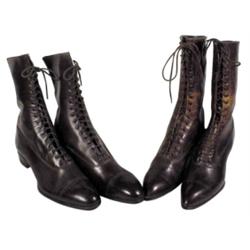 Women's hightop vintage shoes, 2 pair...