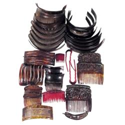 Old hair combs & barrettes, various s...