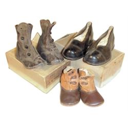 Children's shoes & rubbers: 2 pr. lea...