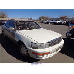 1994 - LEXUS LS400// SALVAGE TITLE