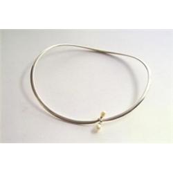 GEORG JENSEN, Kopenhagen - Vivianna Torun Bülow-Hübe - Halsreif, - Silber, Perlen. Flacher, le...