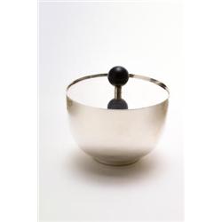 DEUTSCHE WERKSTÄTTEN FÜR HANDWERKSKUNST, München - Josef Hillerbrand - Dose, - Plated. Über ru...