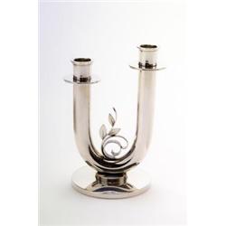 GRANN & LAGLYE, Kopenhagen - Leuchter, - Silber. Auf scheibenförmigem Teller U-förmiger Kerzenl...