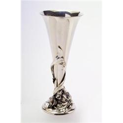 PETER BRUCKMANN & SÖHNE, Heilbronn - Vase, - Silber. Kelchförmige Vase auf rundem profiliertem...