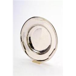 EMMY ROTH, Berlin - Schale, - Silber. Tiefgemuldete Schale mit glattemSpiegel, Kehle und Fahne...