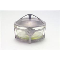 METALLWARENFABRIK HUECK, Lüdenscheid - Josef Maria Olbrich - Butterdose, - Zinn, grünes Glas....