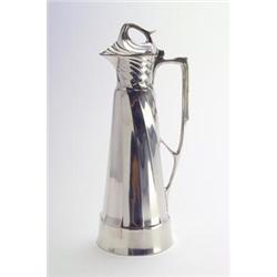 WÜRTTEMBERGISCHE METALLWARENFABRIK, Geislingen - Kanne, - Zinn, versilbert. Gefäßwandung mit ge...