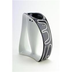 ROSENTHAL, KUNSTABT. SELB, Selb - Beate Kuhn - Vase, - Porzellan. Schwarze Aufglasurbemalung....