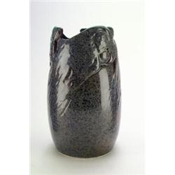 RÖRSTRAND, PORSLINSFABRIKER A.B., Stockholm - Kähler - Vase, - Keramik. Heller Scherben mit tü...