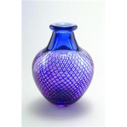 ORREFORS GLASBRUK AB., Orrefors - Sven Palmquist - Vase Kraka - farbloses Glas. Roséfarbener I...