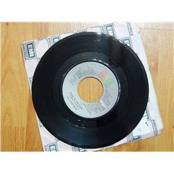 VINYL RECORD - 45 - THE J. GEILS BAND - CENTERFOLD - A-8102 - condition fair
