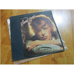VINYL RECORD - DAVID BOWIE - YOUNG AMERICAN - CPL 1 0998- condition - fair