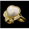 Image 2 : 14KT Yellow Gold Mabe Pearl and Diamond Ring