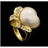 Image 4 : 14KT Yellow Gold Mabe Pearl and Diamond Ring