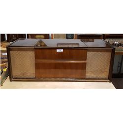 VINTAGE GRUNDIG FLEETWOOD TABLE TOP SHORTWAVE RADIO