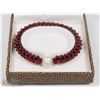 Image 1 : 26) GENUINE GARNET & CULTURED PEARL BRACELET
