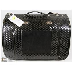 BLACK FAUX QUILTED DOME CARRIER