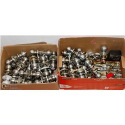 2 BOXES WITH 19 CONSTRUCTION KNOBS KEYED ALIKE