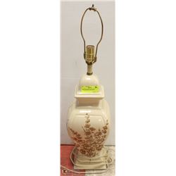 VINTAGE PORCELAIN LAMP