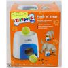 Image 1 : FETCH N TREAT DOG TOY