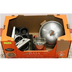 LOT OF VINTAGE KITCHENWARES.