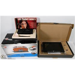 BOX WITH CARD SHUFFLER, CAMERA, DIGITAL PICTURE