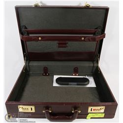 NEW LOCKABLE BRIEF CASE WITH PEN SET LOCK