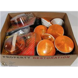 FLAT OF ASSORTED 12V LIGHTING AND REFLECTORS,