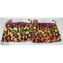 LOT OF 2 HOODED TOWELS