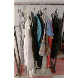 15 PIECES OF ASSORTED WOMENS CLOTHES