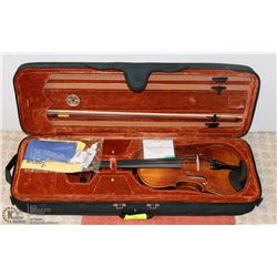 VIOLIN IN SOFT CASE.