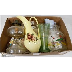 FLAT OF VINTAGE COLLECTIBLES INCL OIL LAMP,