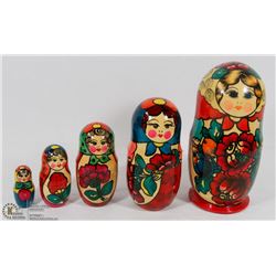 RUSSIAN STACKING /NESTING DOLLS